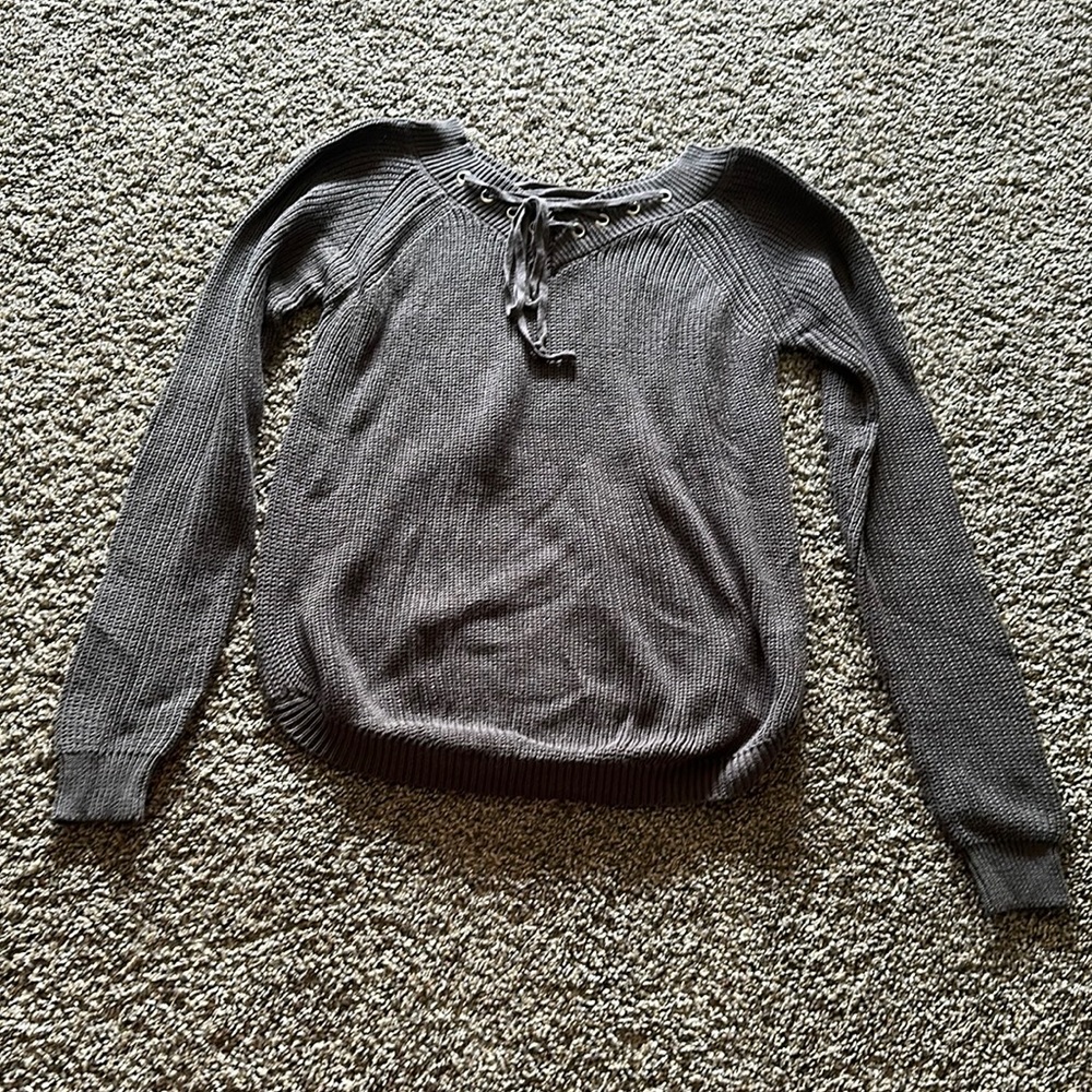 Pink Lily Gray V Neck Sweater Size Medium